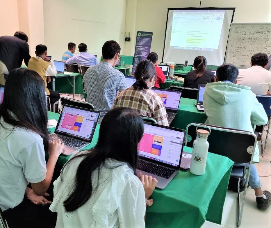 Learning Platform អនុញ្ញាតឱ្យអ្នករៀនសូត្រ​​ និងចែករំលែក​​​ចំណេះដឹង​គ្នា​ទៅវិញ​ទៅមក​